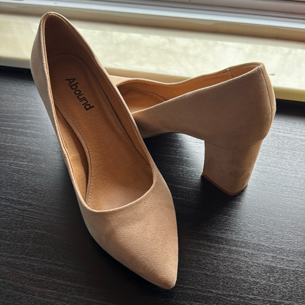 Abound Nude Pointed Toe Heels size 8